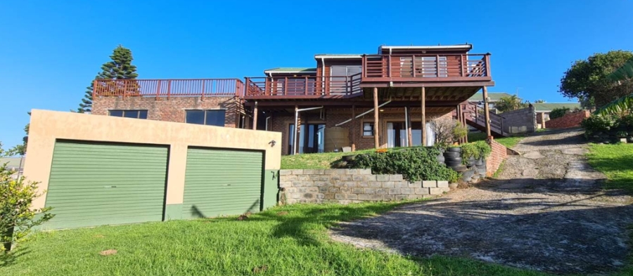 4 Bedroom Property for Sale in Winterstrand Eastern Cape